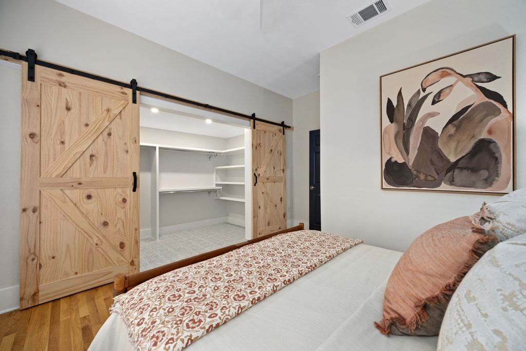 807 West 30th Street Austin, TX 78705 - Photo 25 of 40