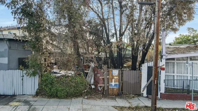 $900,000 | 598 North Hoover Street, Los Angeles, CA 90026