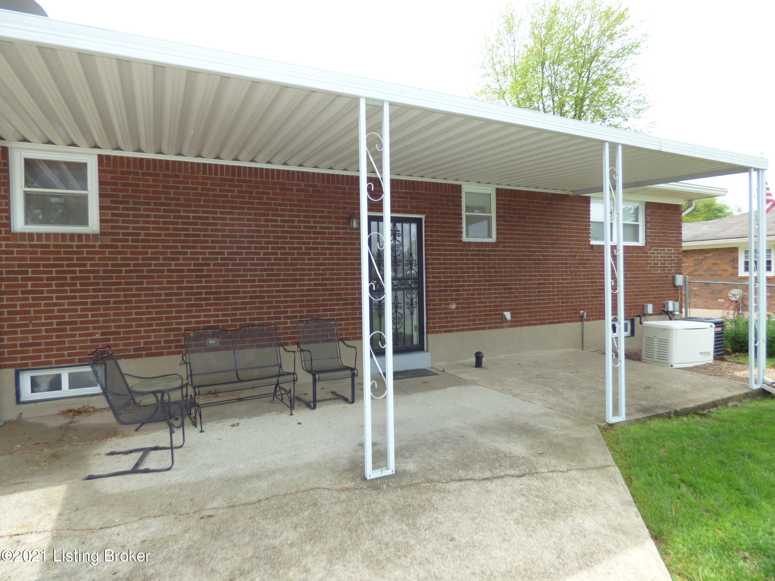 5309 Beth Road Louisville, KY 40219 - Photo 30 of 36 P1320109