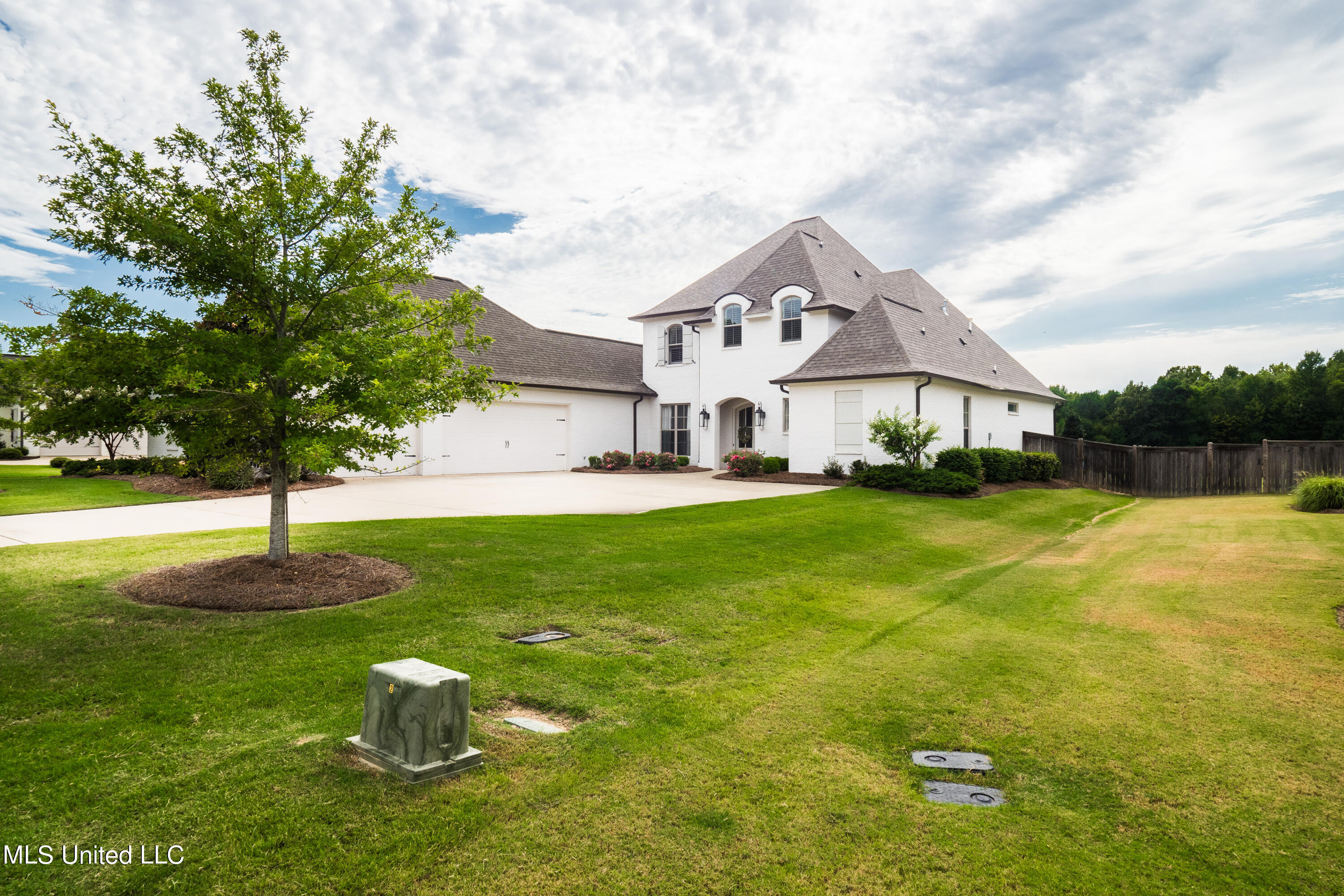 203 South Woodcreek