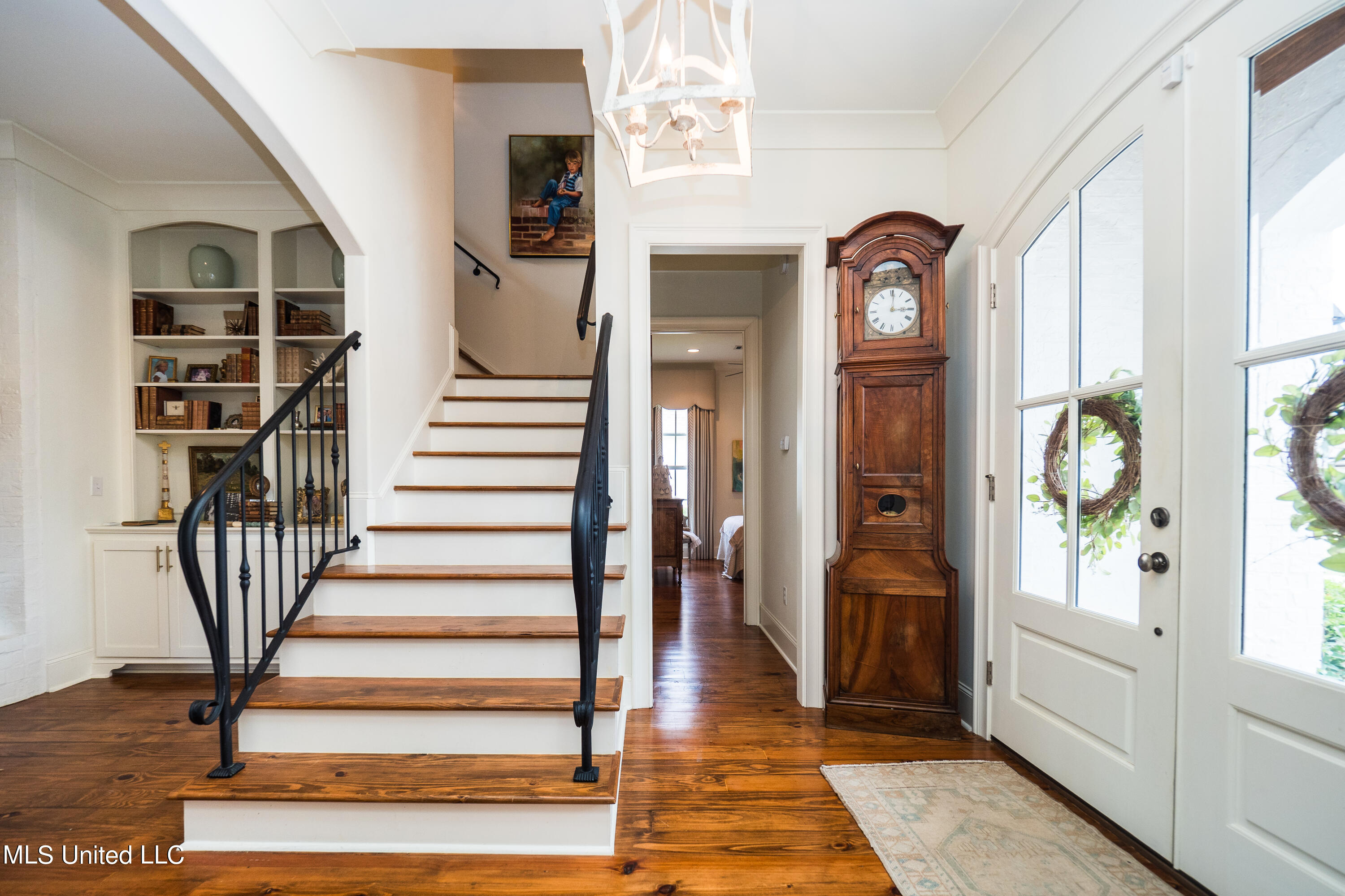 203 South Woodcreek