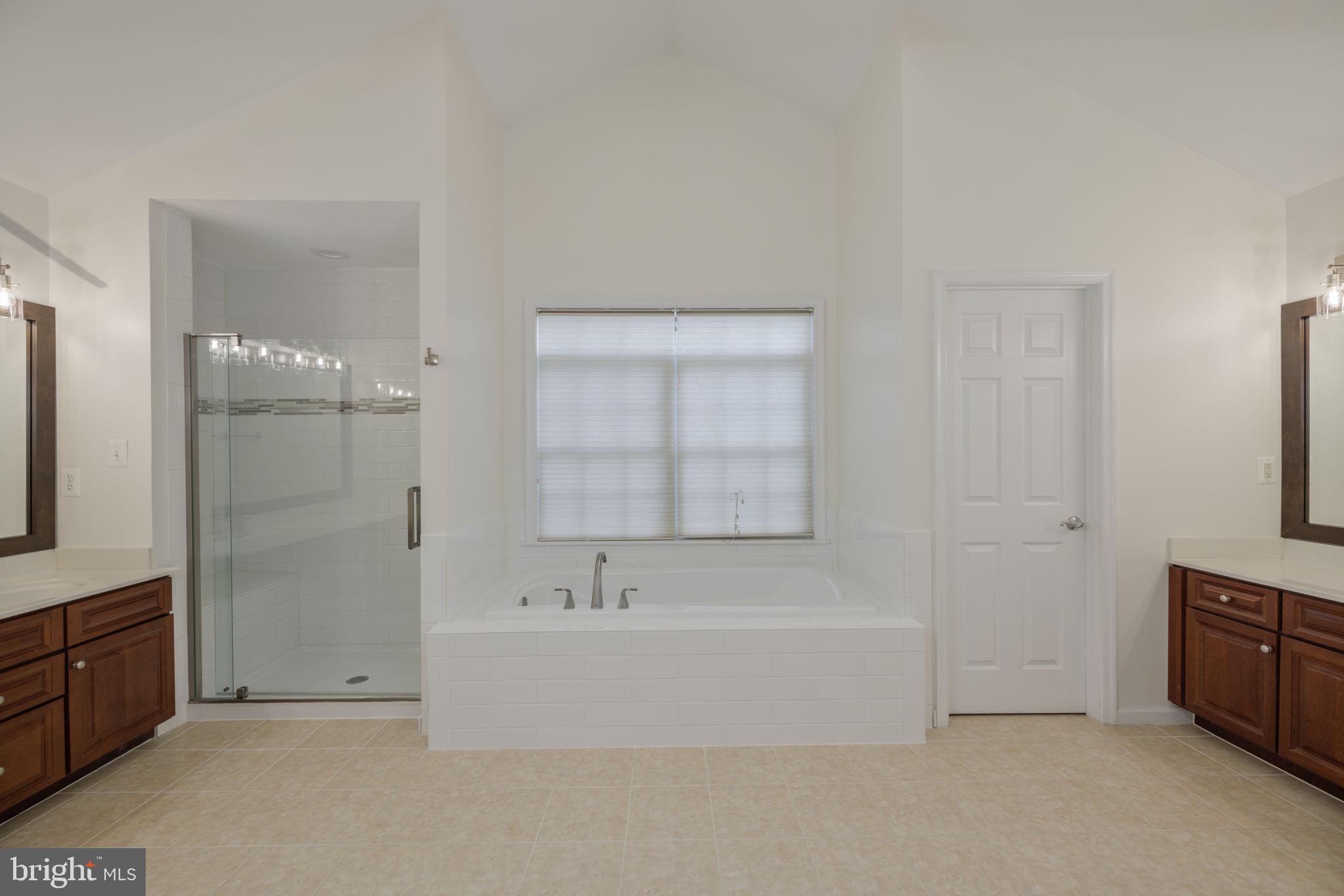 401 Ridgemont Avenue Rockville, MD 20850 - Photo 18 of 38 Primary En-Suite Bathroom (1 of 3)