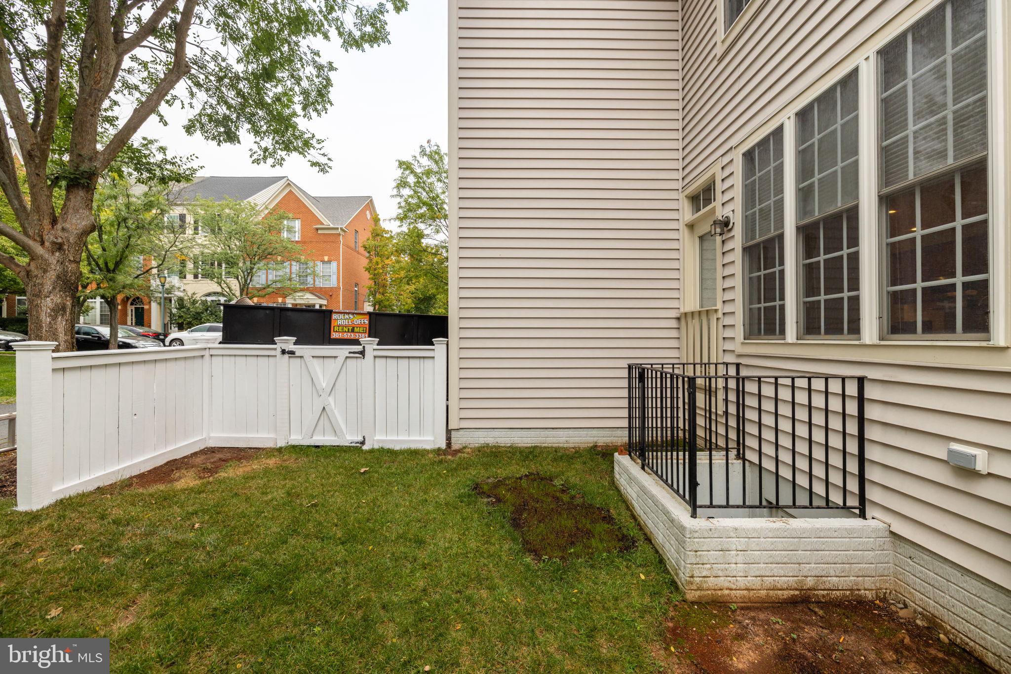 401 Ridgemont Avenue Rockville, MD 20850 - Photo 32 of 38 Rear Yard