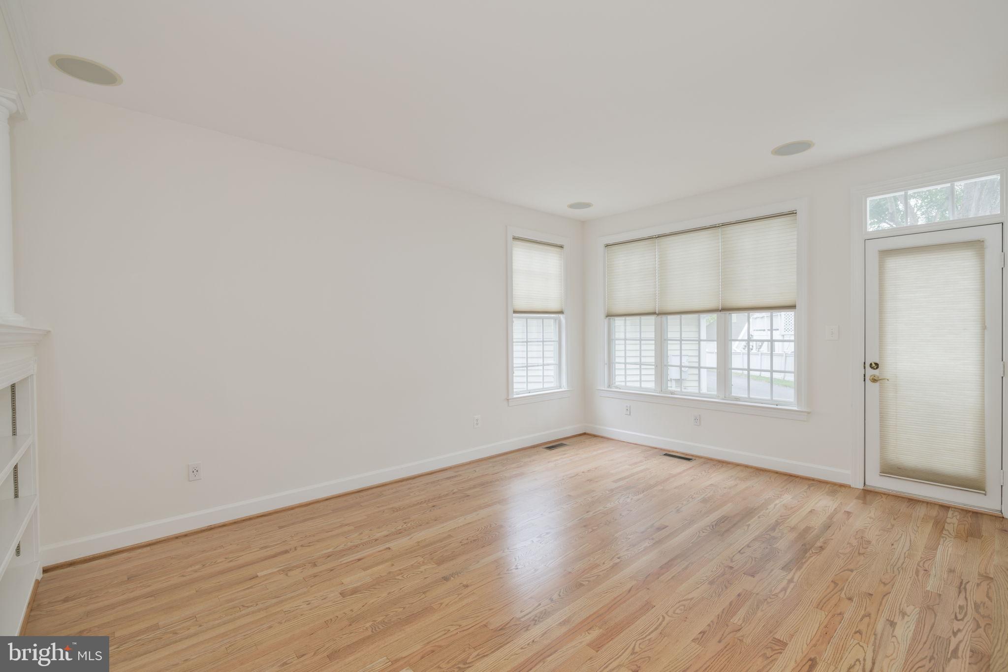 401 Ridgemont Avenue Rockville, MD 20850 - Photo 10 of 38 Family Room (2 of 3)