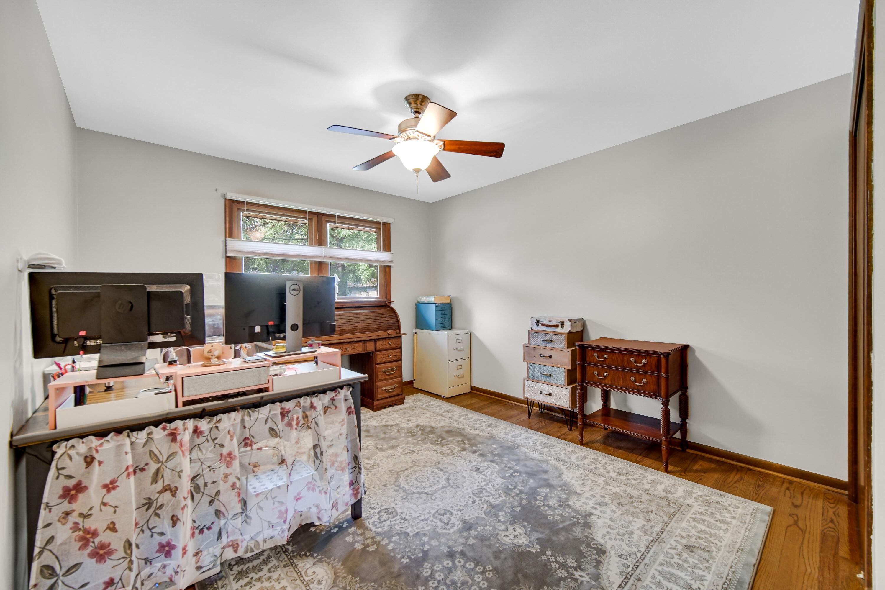 519 Hickory Lane Munster, IN 46321 - Photo 12 of 19 3000x2000