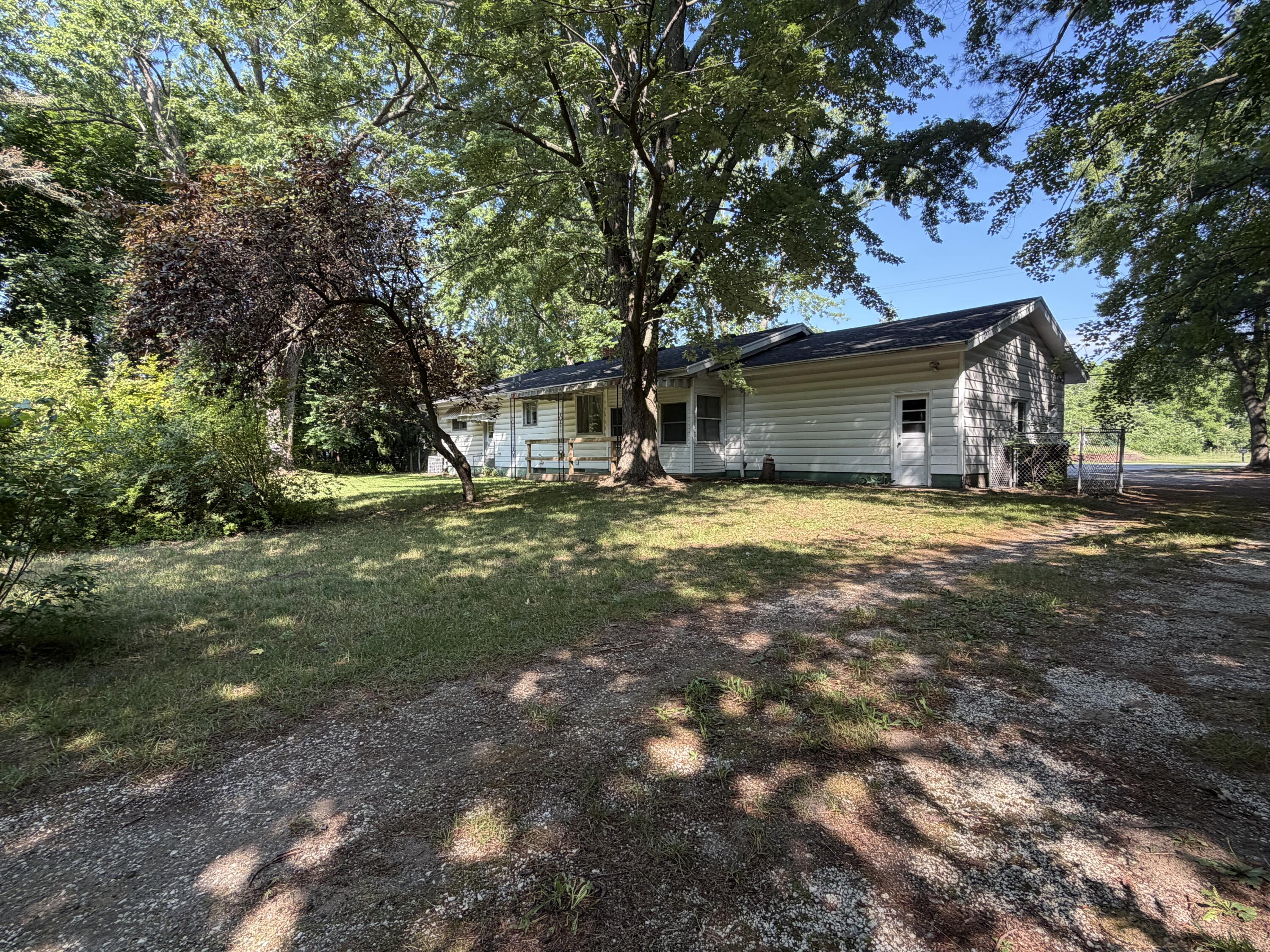 1968 Holton Road Muskegon, MI 49445 - Photo 9 of 39 IMG_2837