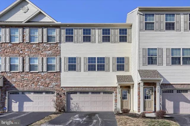 $369,900 | 723 Jonathan Court, Mechanicsburg, PA 17055