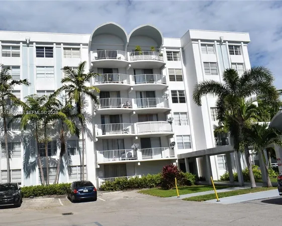 $1,750 | 488 Northwest 165th Street, Unit B310, Miami, FL 33169