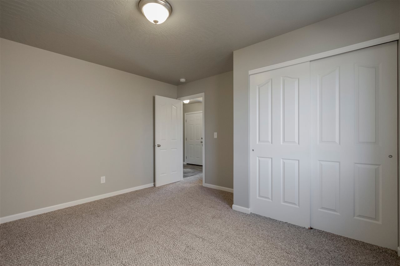 817 East Paske Road Colbert, WA 99005 - Photo 13 of 20
