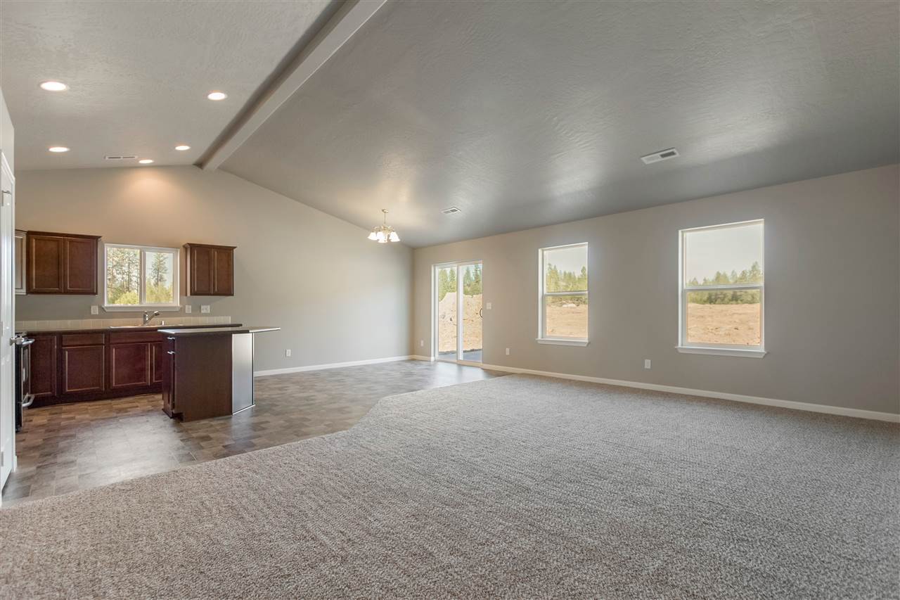 817 East Paske Road Colbert, WA 99005 - Photo 5 of 20