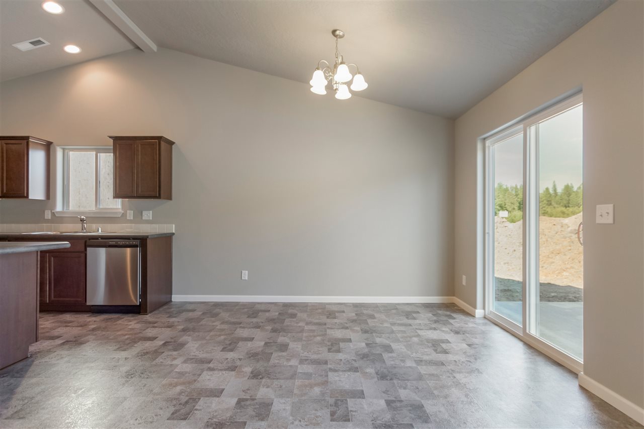 817 East Paske Road Colbert, WA 99005 - Photo 7 of 20