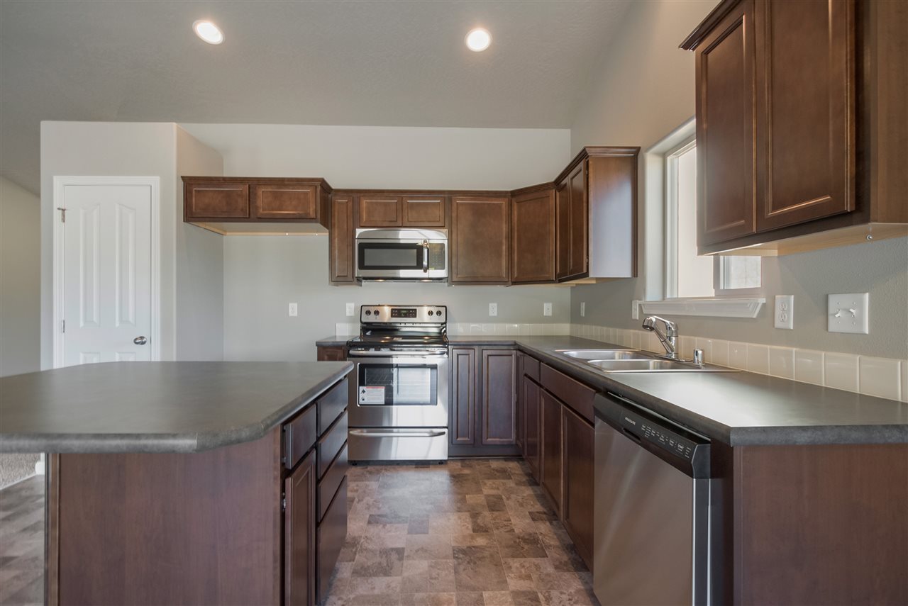 817 East Paske Road Colbert, WA 99005 - Photo 8 of 20