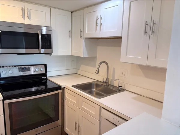 $1,590 | 4164 Inverrary Drive, Unit 410, Lauderhill, FL 33319