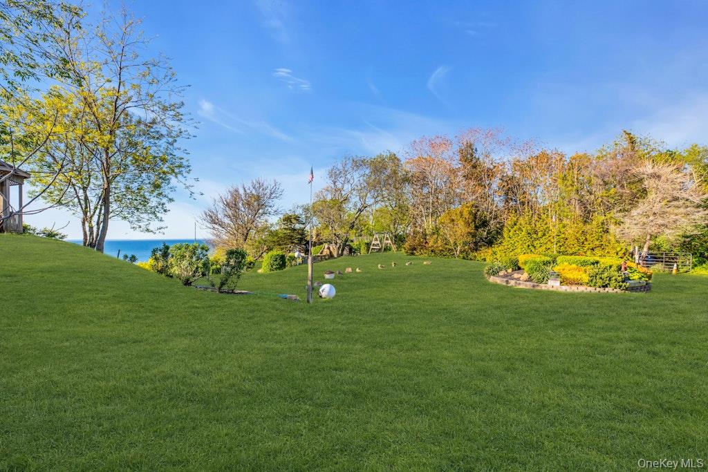 995 Red Fox Road Mattituck, NY 11952 - Photo 17 of 45 Gallery Image 17
