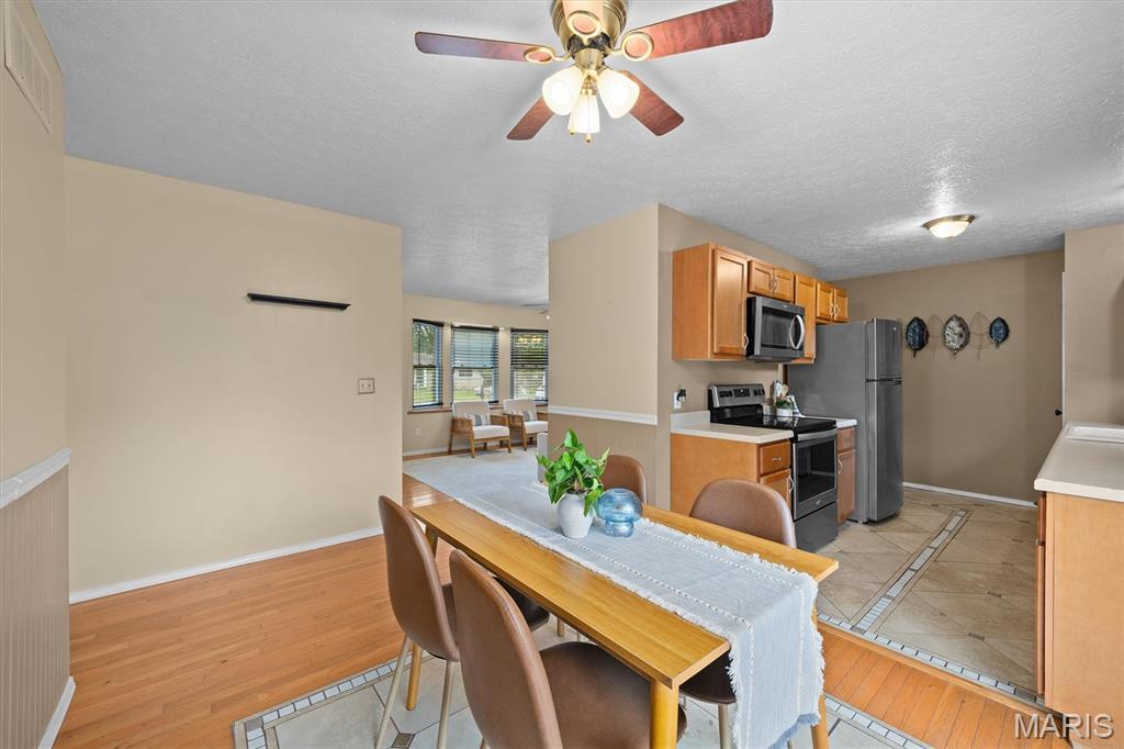 117 Stuart Street Bethalto, IL 62010 - Photo 8 of 34