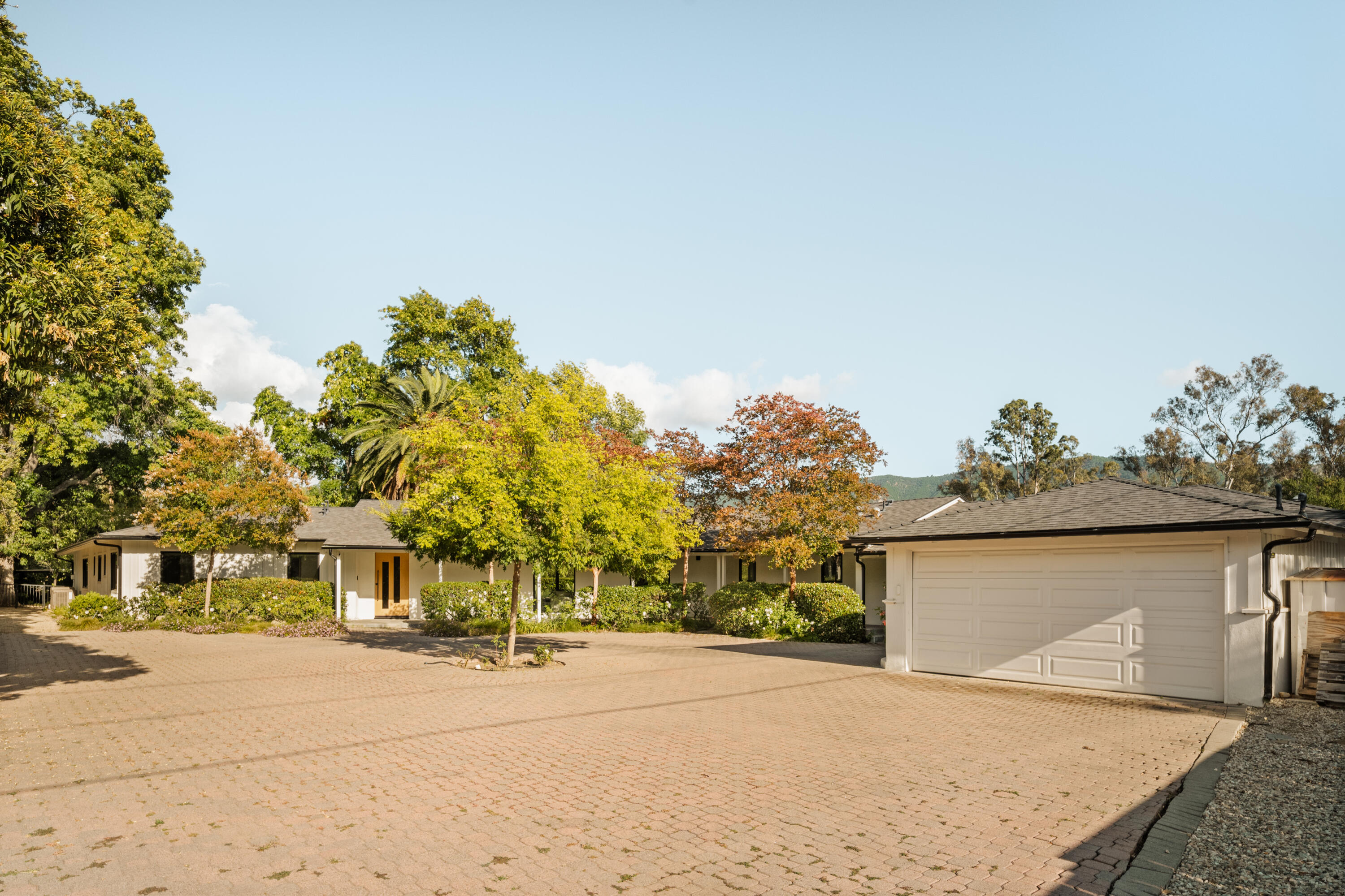 803 Country Club Road Ojai, CA 93023 - Photo 5 of 39 P1015717