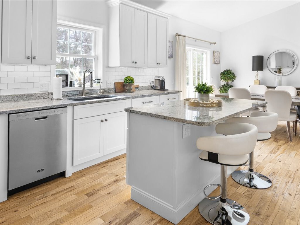 120 S Road East Greenwich, RI 02818 - Photo 11 of 29