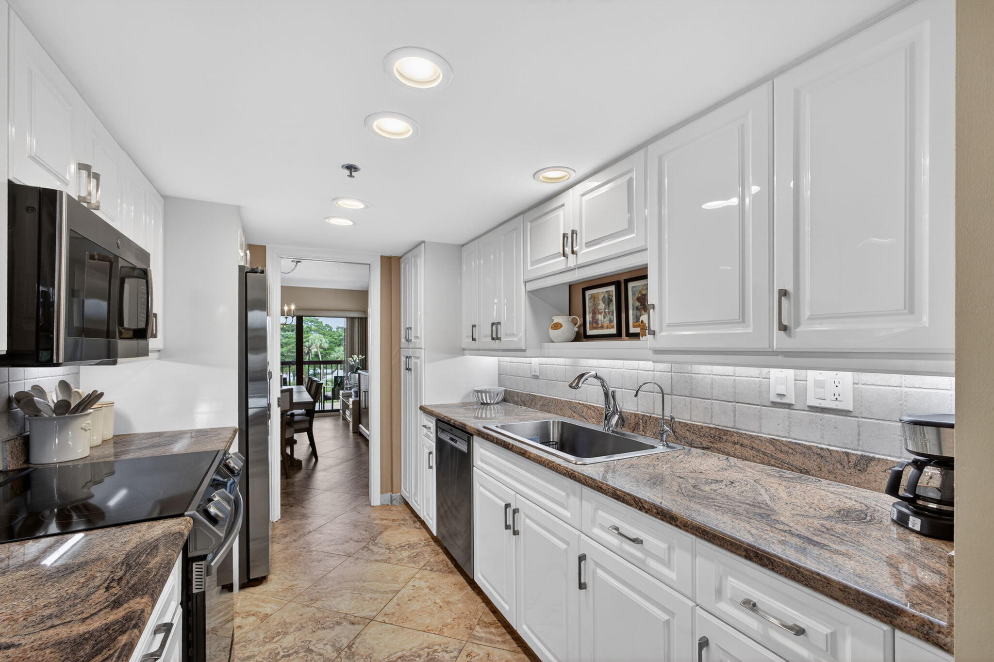 364 Golfview Road, Unit 506 North Palm Beach, FL 33408 - Photo 11 of 68 Kitchen