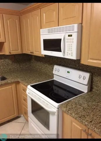 $2,995 | 1865 Brickell Avenue, Unit A707, Miami, FL 33129