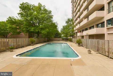 $349,900 | 4141 North Henderson Road, Unit 217, Arlington, VA 22203