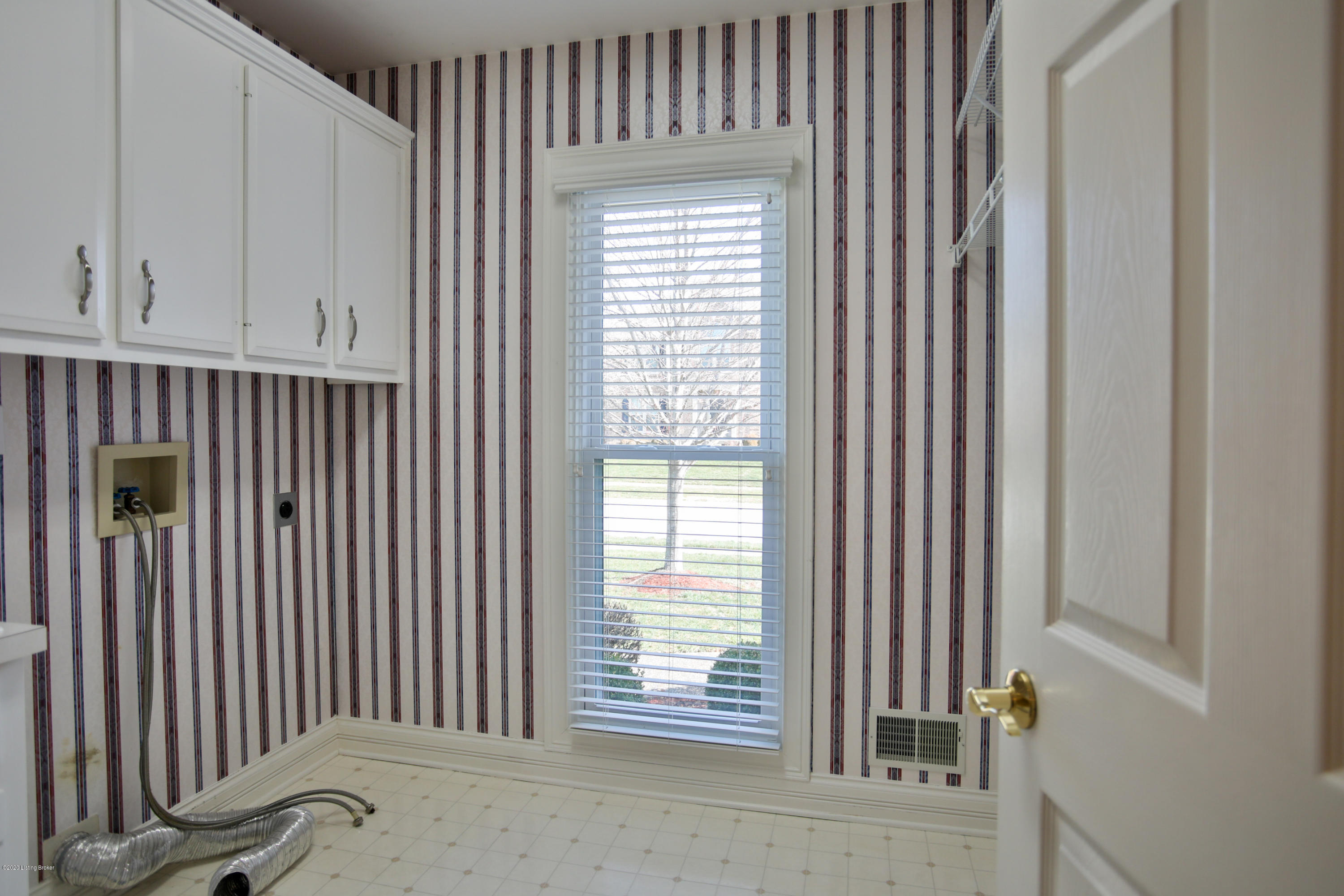 1410 Twin Ridge Road Louisville, KY 40242 - Photo 12 of 43 1-15