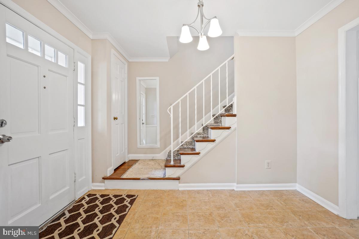 6871 Churchill Road McLean, VA 22101 - Photo 4 of 30