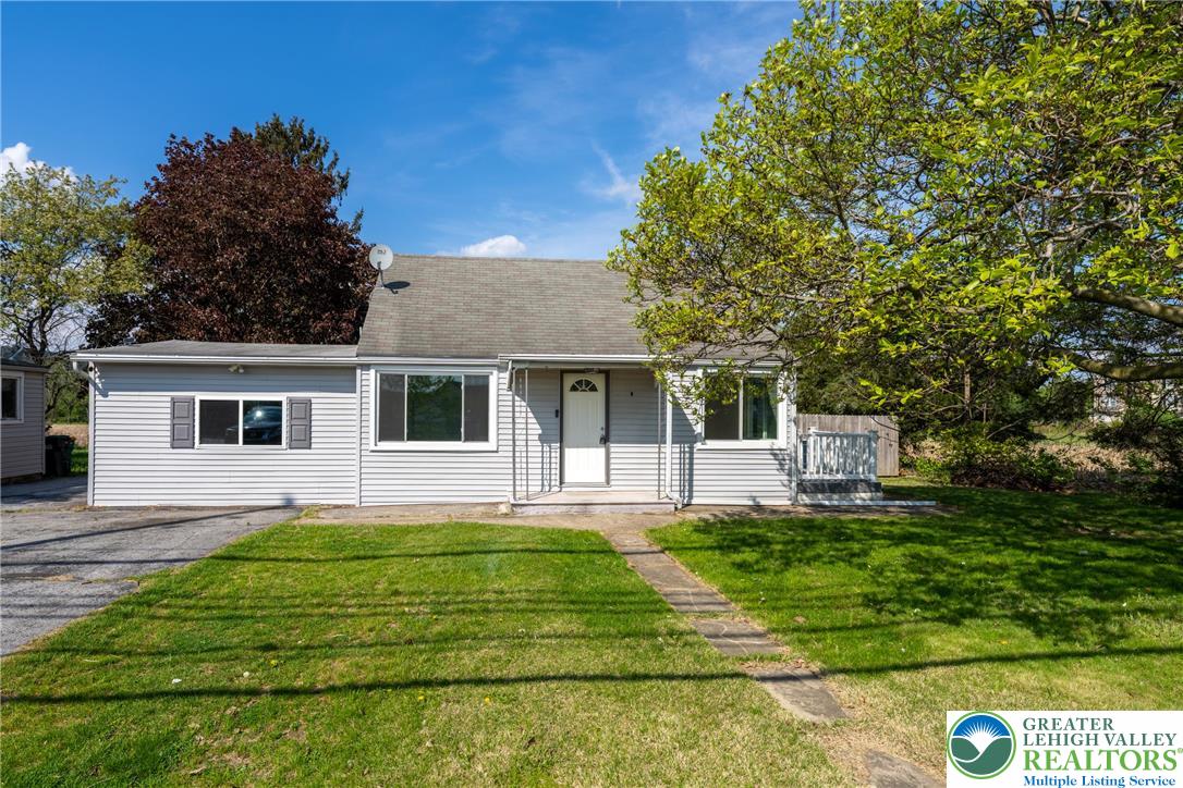 4327 Lanark Road Center Valley, PA 18034 - Photo 1 of 37 Gallery Image 1