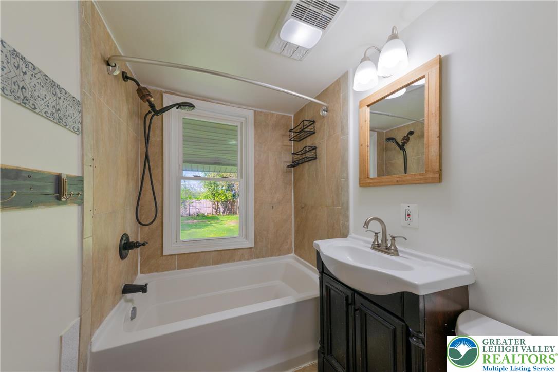 4327 Lanark Road Center Valley, PA 18034 - Photo 22 of 37 Gallery Image 22