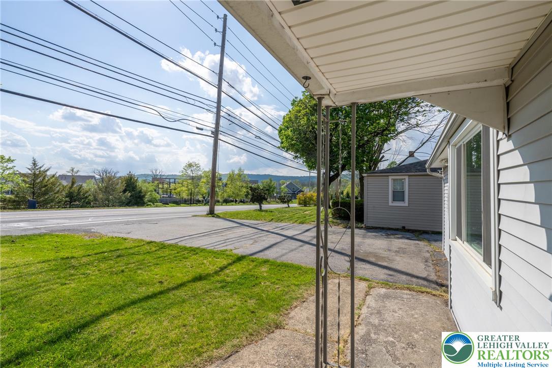 4327 Lanark Road Center Valley, PA 18034 - Photo 5 of 37 Gallery Image 5