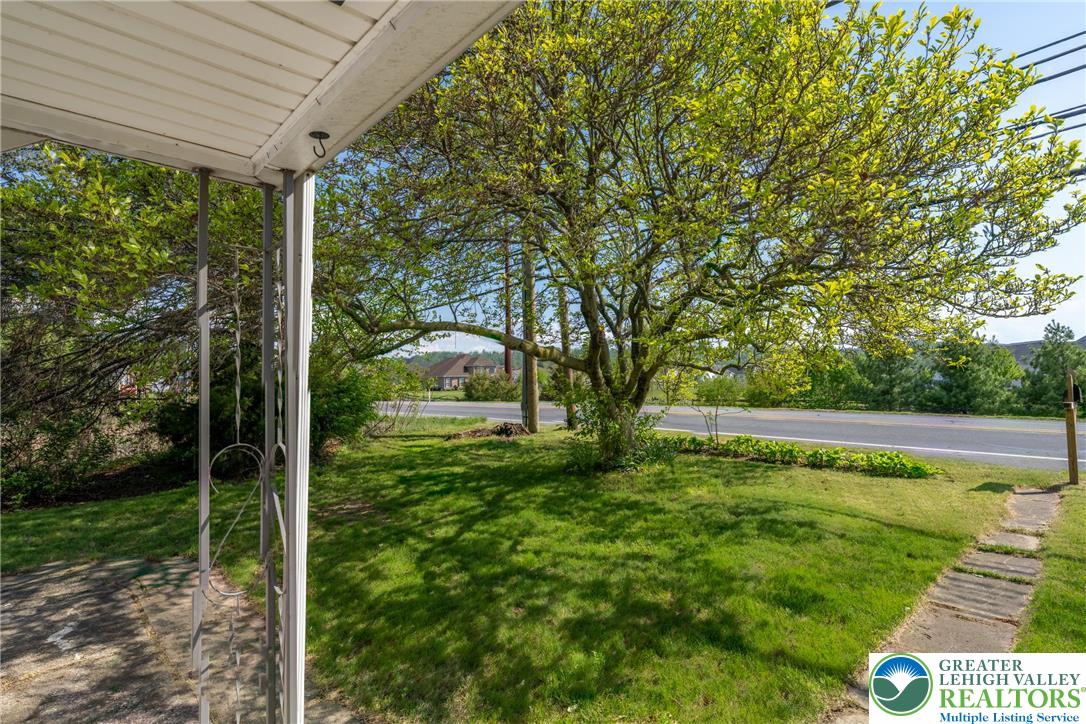 4327 Lanark Road Center Valley, PA 18034 - Photo 6 of 37 Gallery Image 6