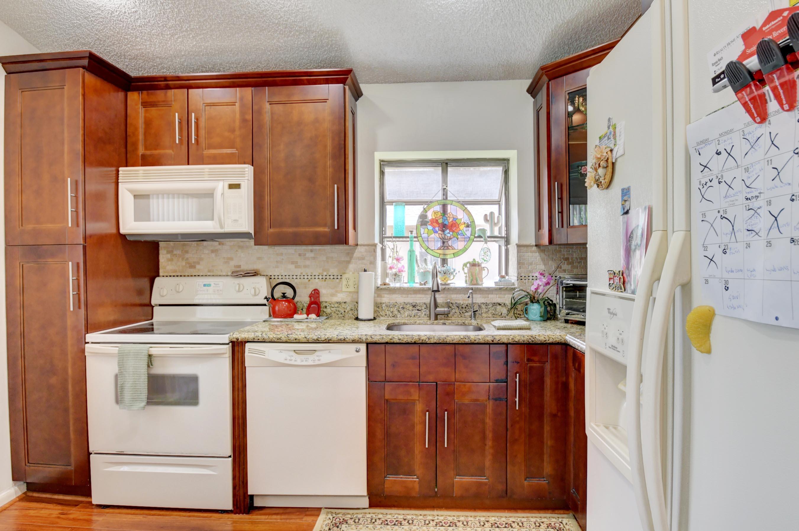8212 Sweetbriar Way Boca Raton, FL 33496 - Photo 4 of 23 dsc_2778_79_80_81_82