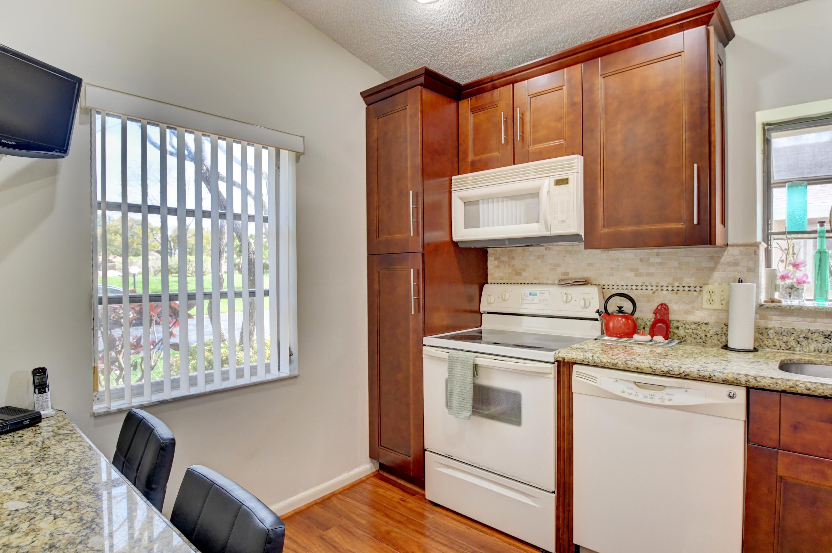 8212 Sweetbriar Way Boca Raton, FL 33496 - Photo 5 of 23 dsc_2783_4_5_6_7