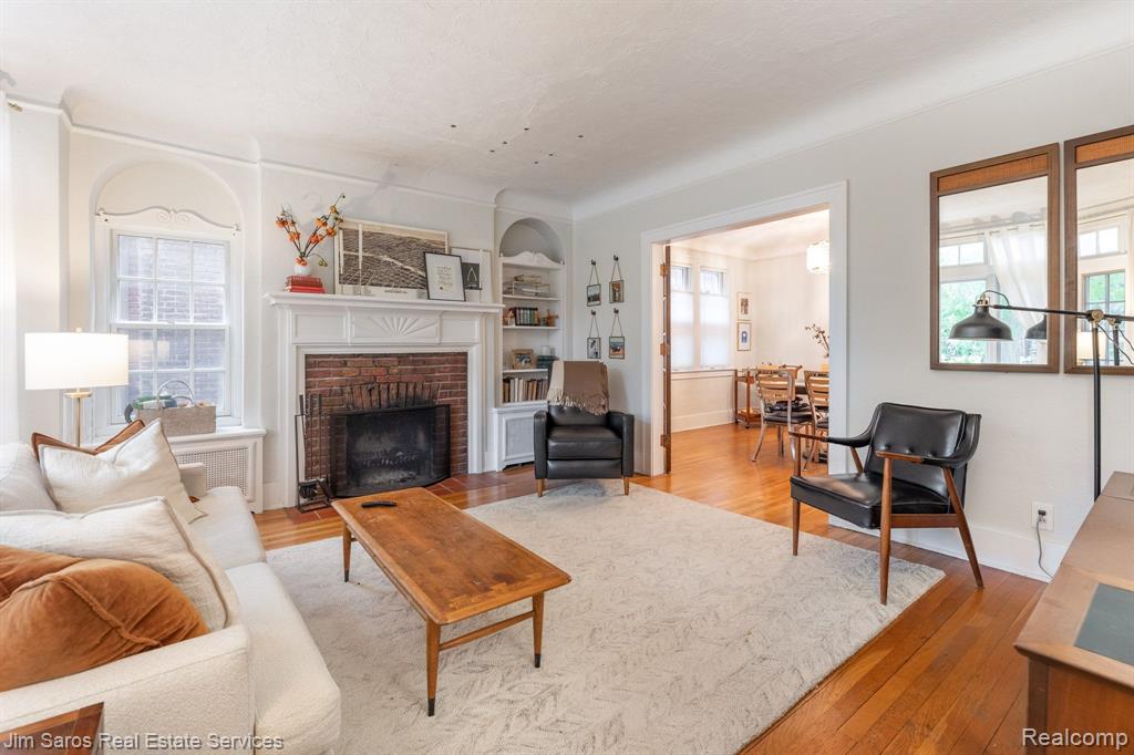 974 Nottingham Road Grosse Pointe Park, MI 48230 - Photo 4 of 18