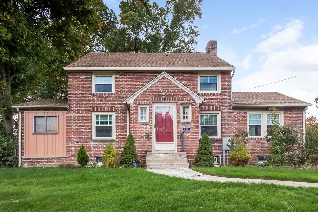 521 Plumtree Road Springfield, MA 01118 - Photo 1 of 30 Gallery Image 1