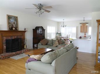 7 Compass Pointe St. Louis, MO 63129 - Photo 3 of 28