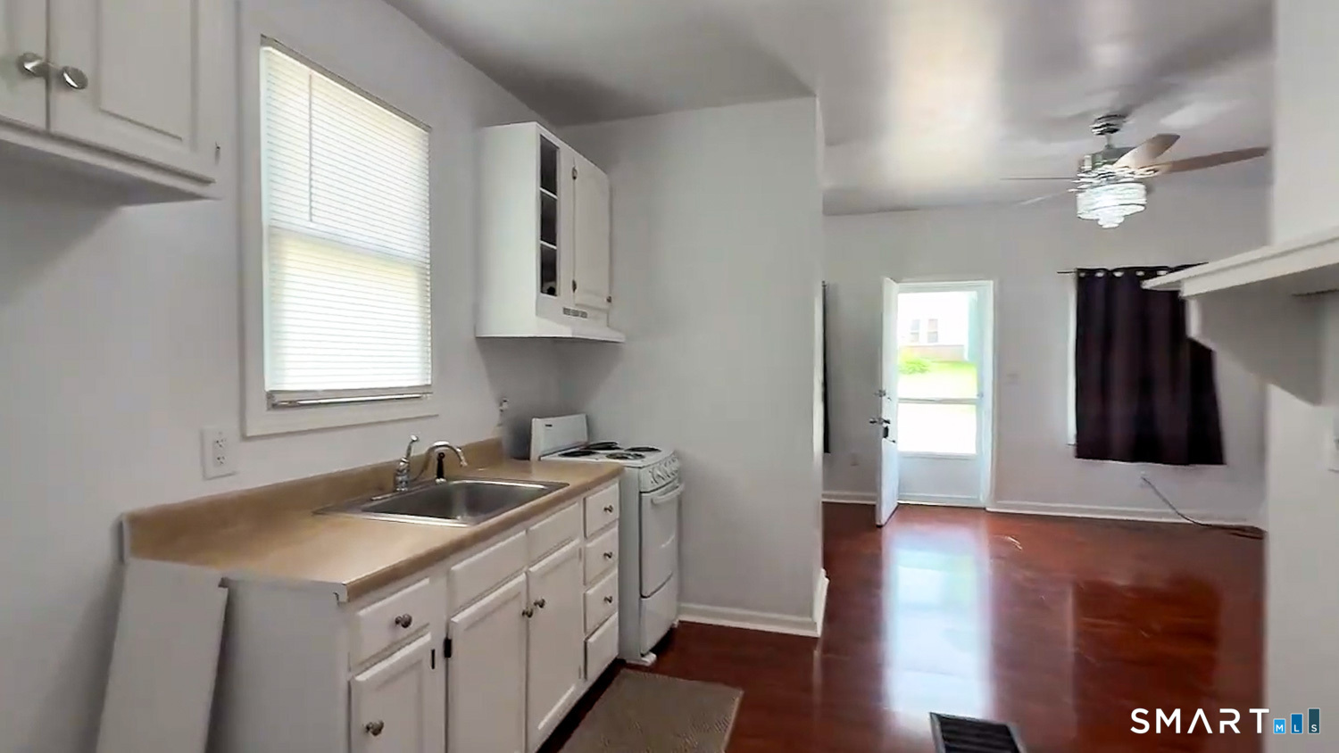 385 Putnam Pike Killingly, CT 06241 - Photo 9 of 36