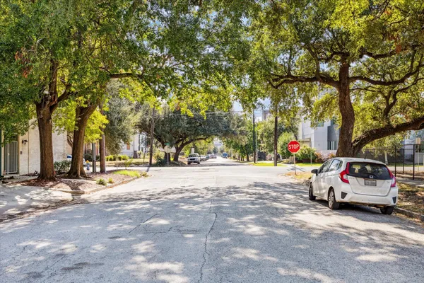 $3,400 | 4705 Jackson Street, Houston, TX 77004