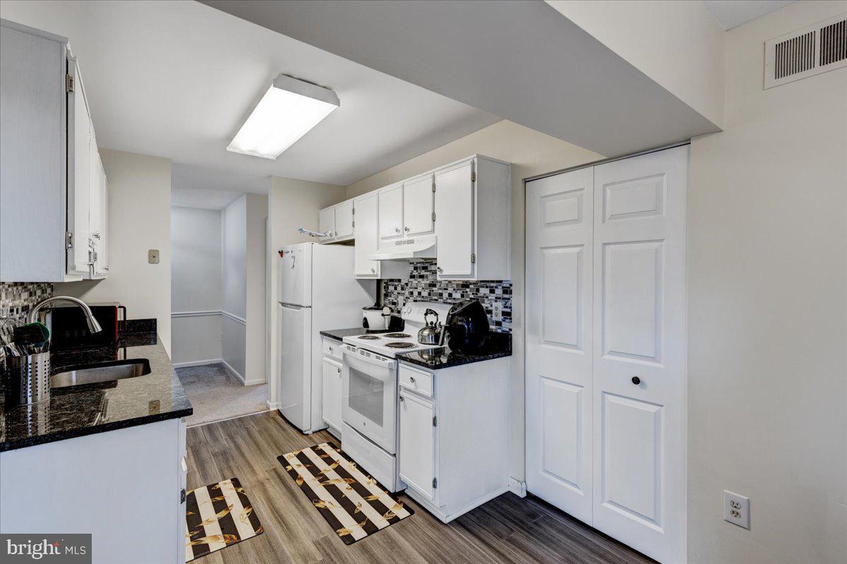 9562 Cannoneer Court, Unit 202 Manassas, VA 20110 - Photo 11 of 26