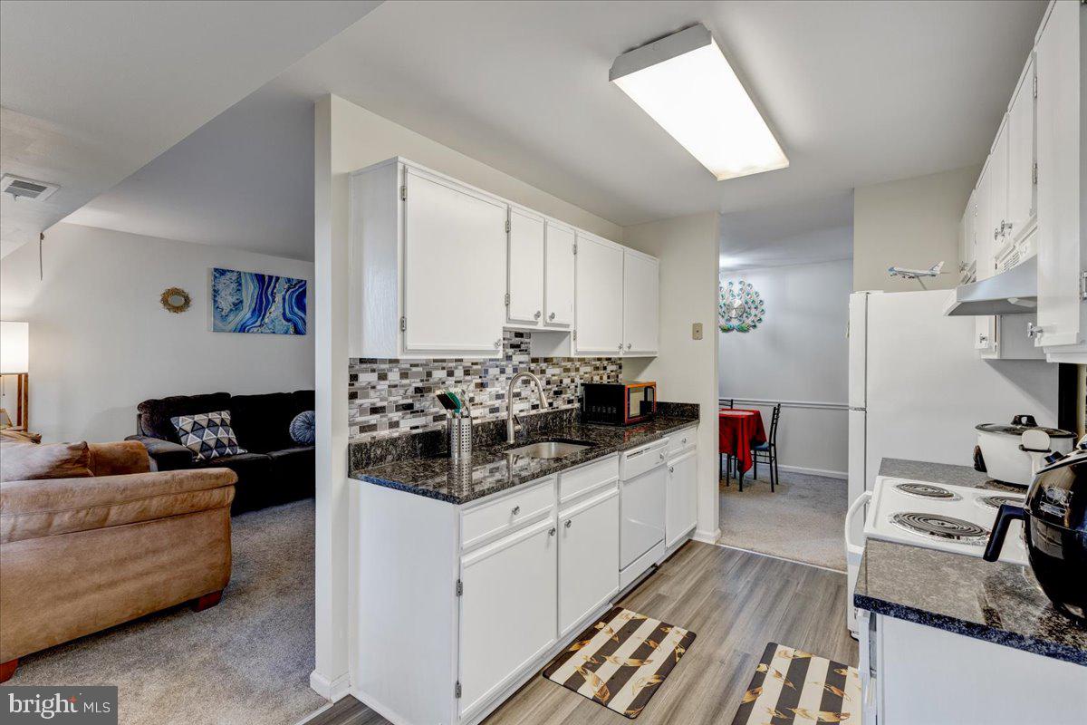 9562 Cannoneer Court, Unit 202 Manassas, VA 20110 - Photo 12 of 26