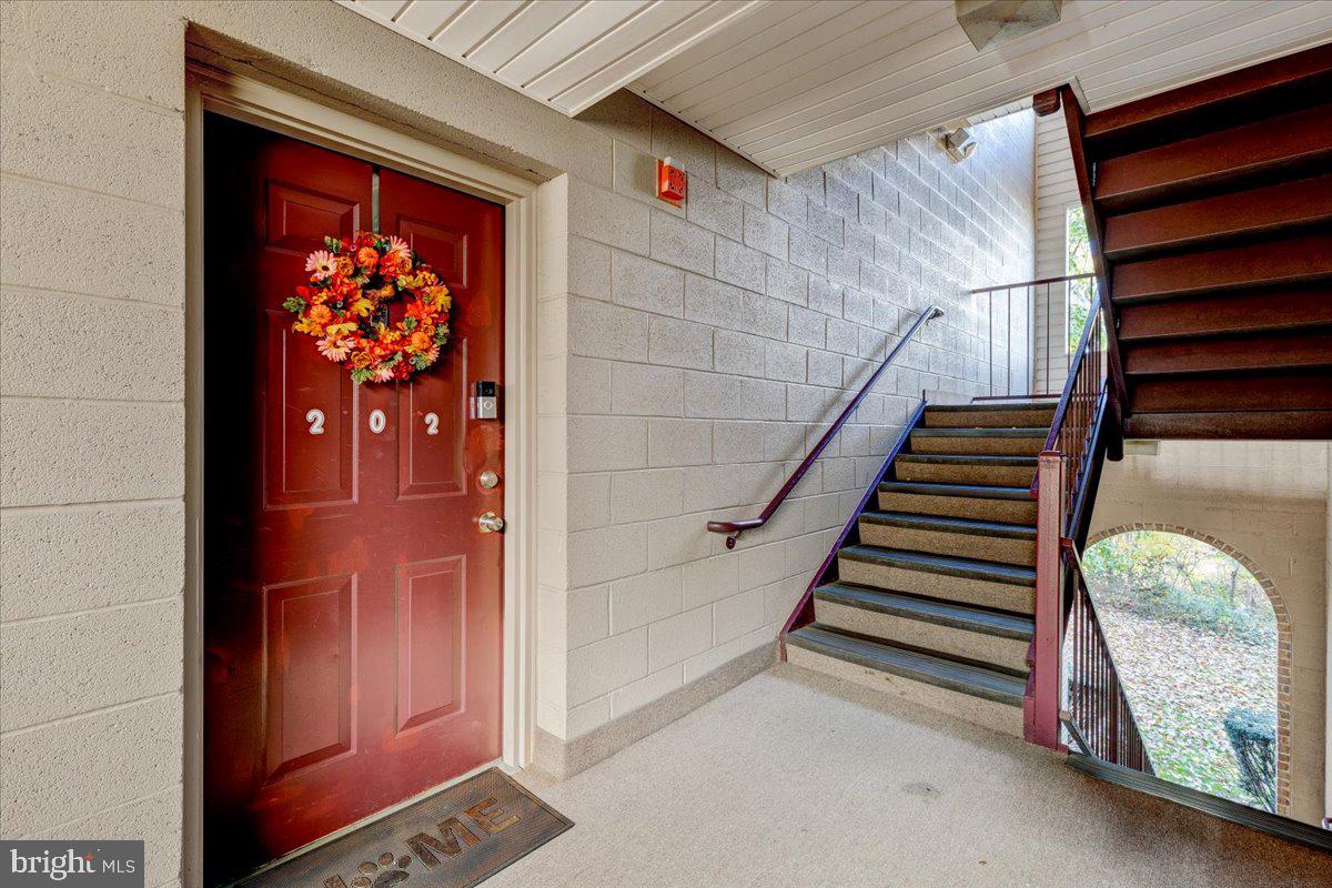 9562 Cannoneer Court, Unit 202 Manassas, VA 20110 - Photo 4 of 26