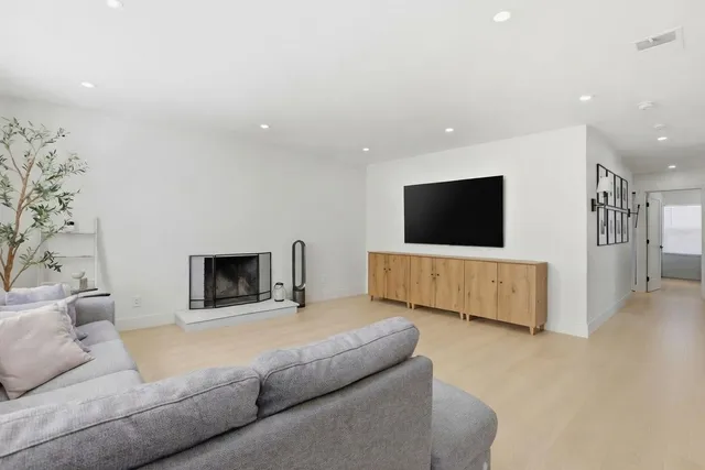 $1,450,000 | 2011 Willow Way, San Bruno, CA 94066