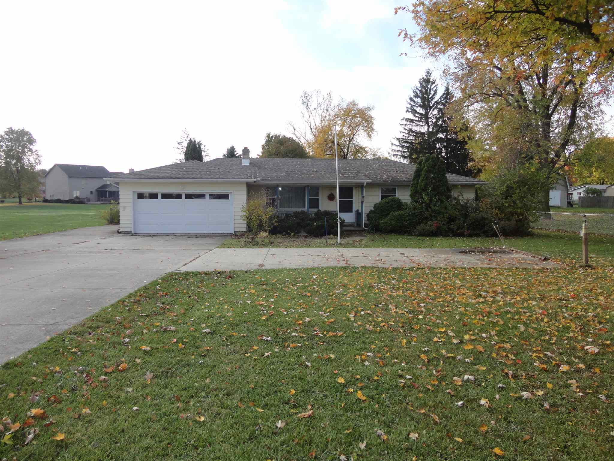 4711 Leesburg Road Fort Wayne, IN 46808 - Photo 2 of 30
