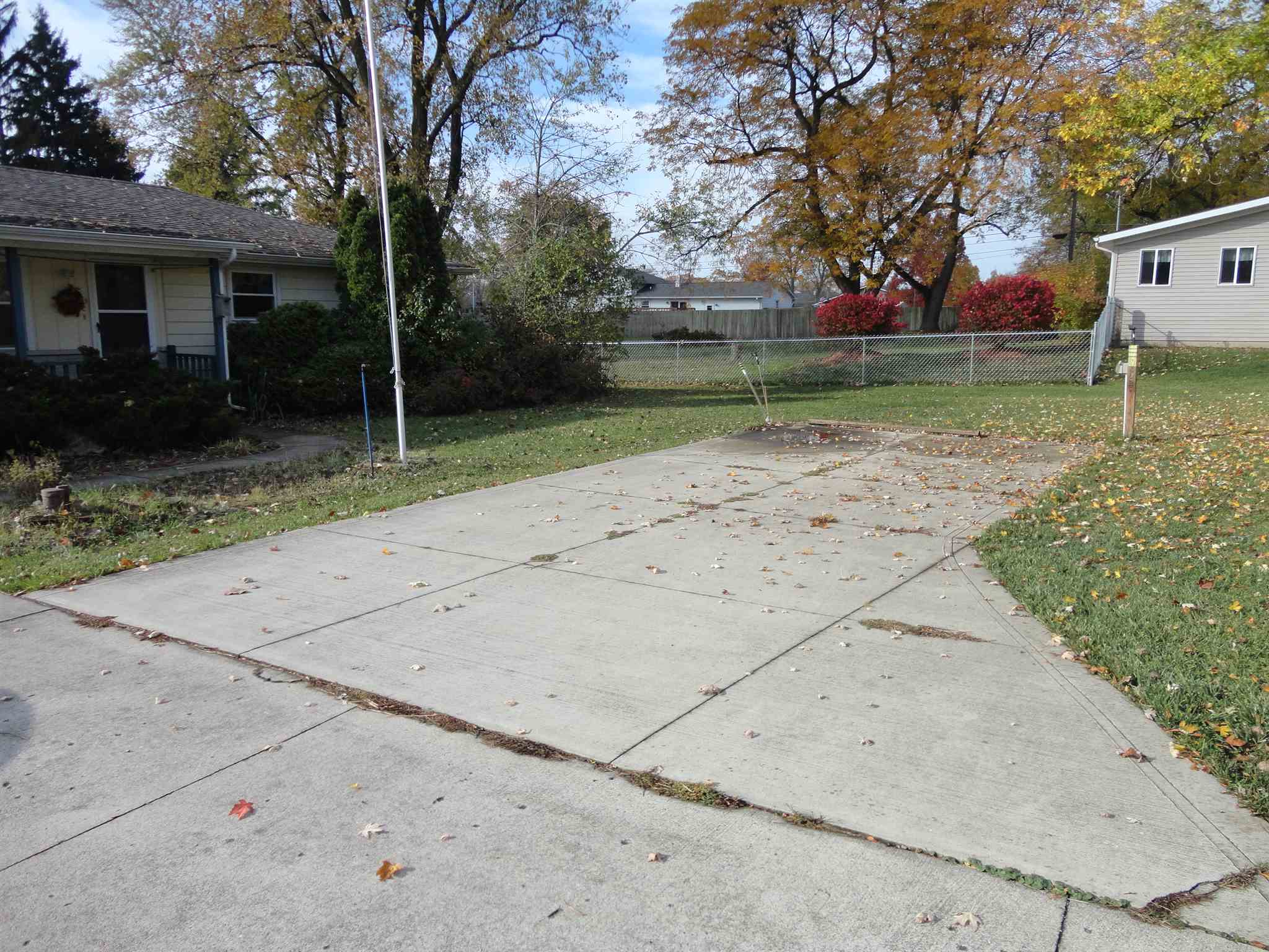 4711 Leesburg Road Fort Wayne, IN 46808 - Photo 4 of 30