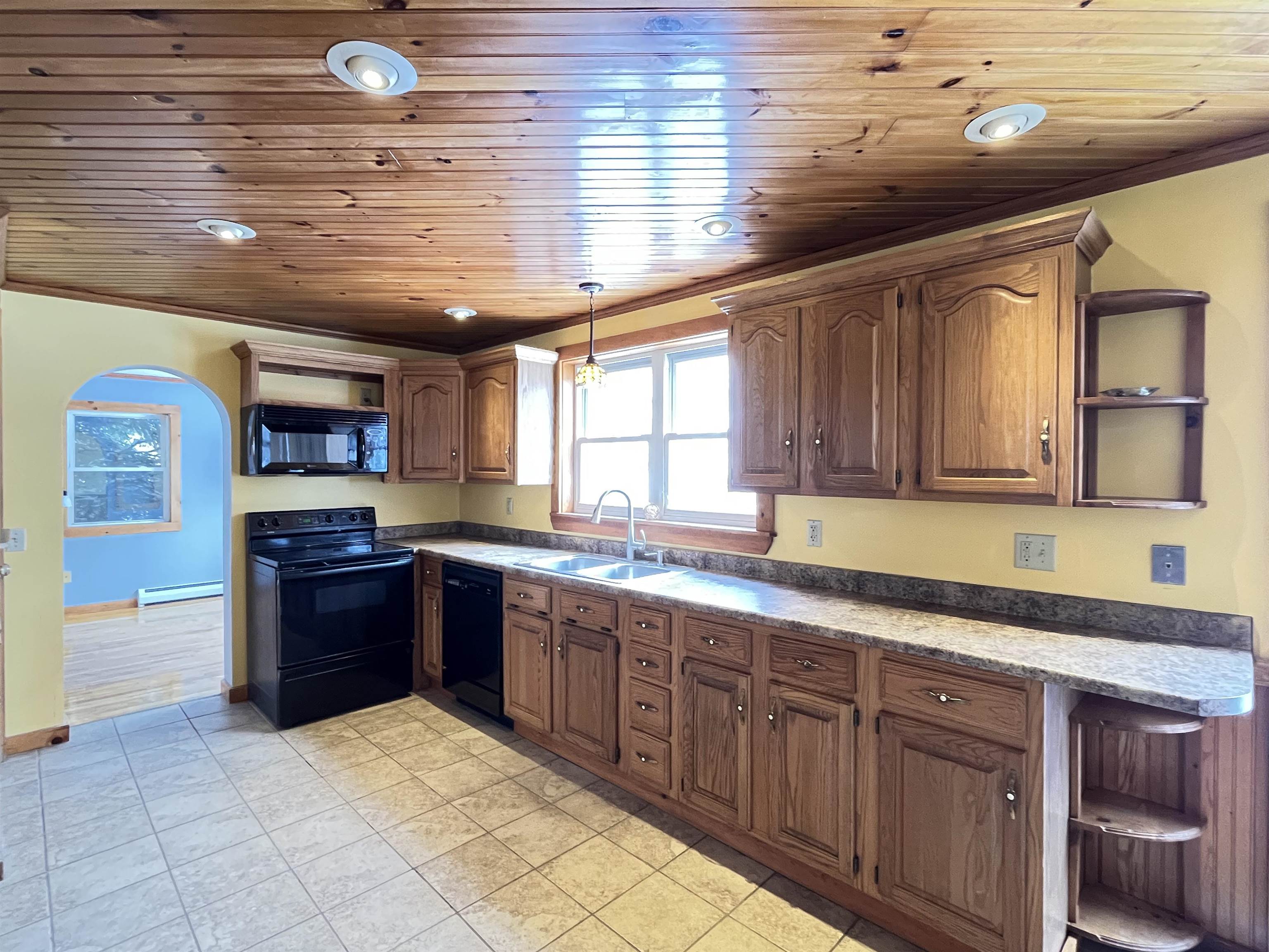 405 Main Street Derby, VT 05829 - Photo 4 of 22