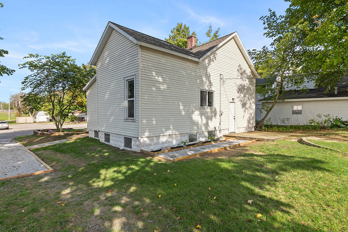 314 Oak Street Spring Lake, MI 49456 - Photo 21 of 25 IMG_1024