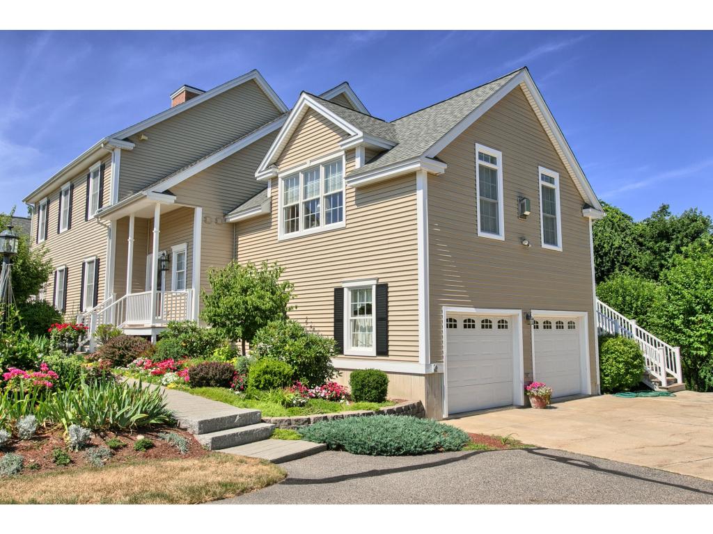 11 Parish Square, Unit 11 Atkinson, NH 03811 - Photo 2 of 31