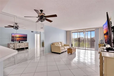 $162,500 | 7520 North Devon Drive, Unit 302, Tamarac, FL 33321