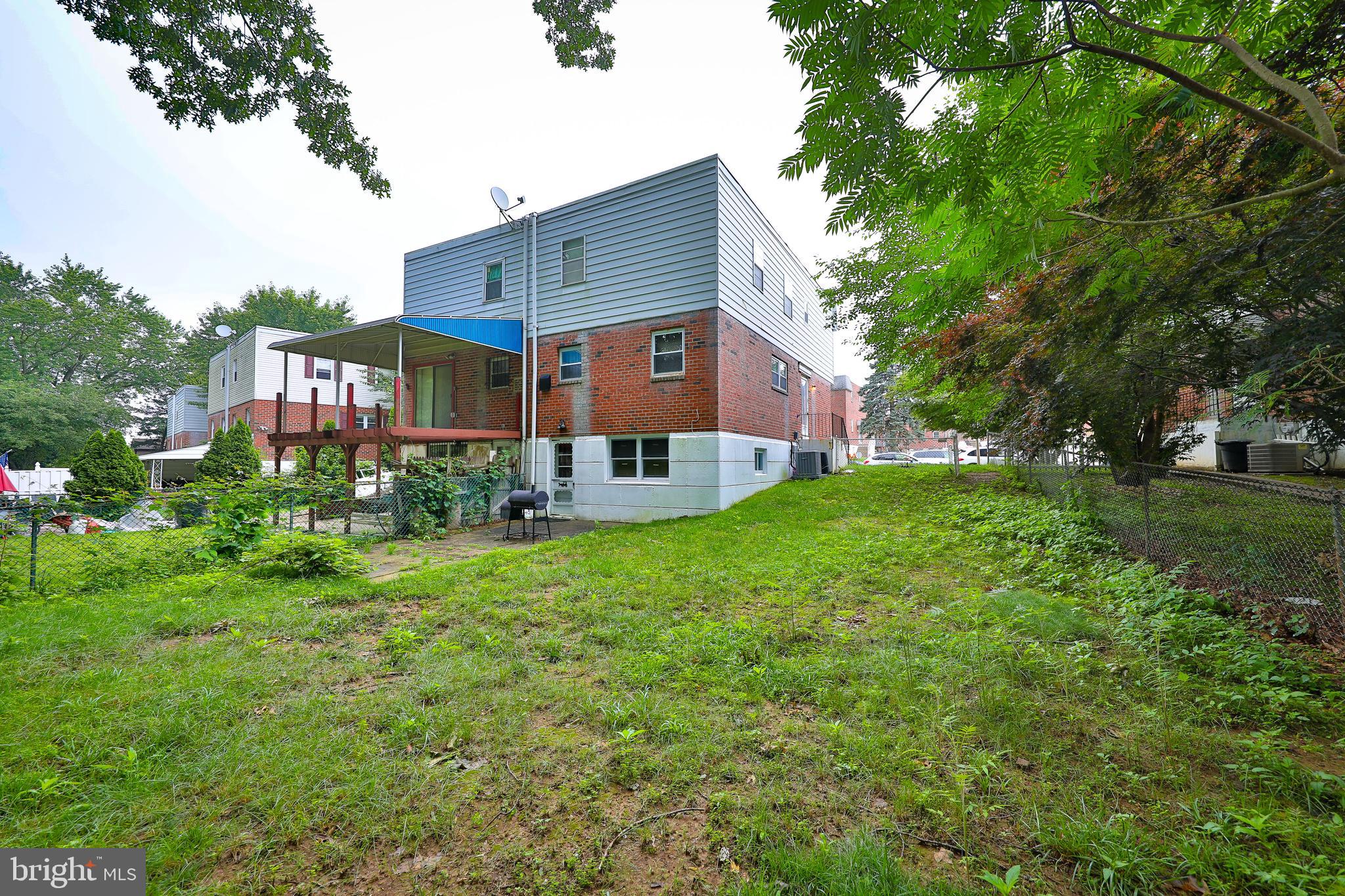 11944 Dumont Road Philadelphia, PA 19116 - Photo 2 of 22 backyard