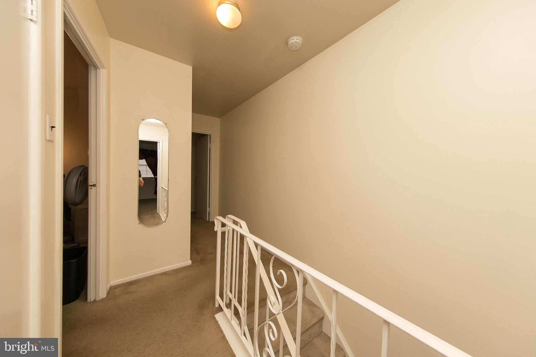 11944 Dumont Road Philadelphia, PA 19116 - Photo 16 of 22 Hallway