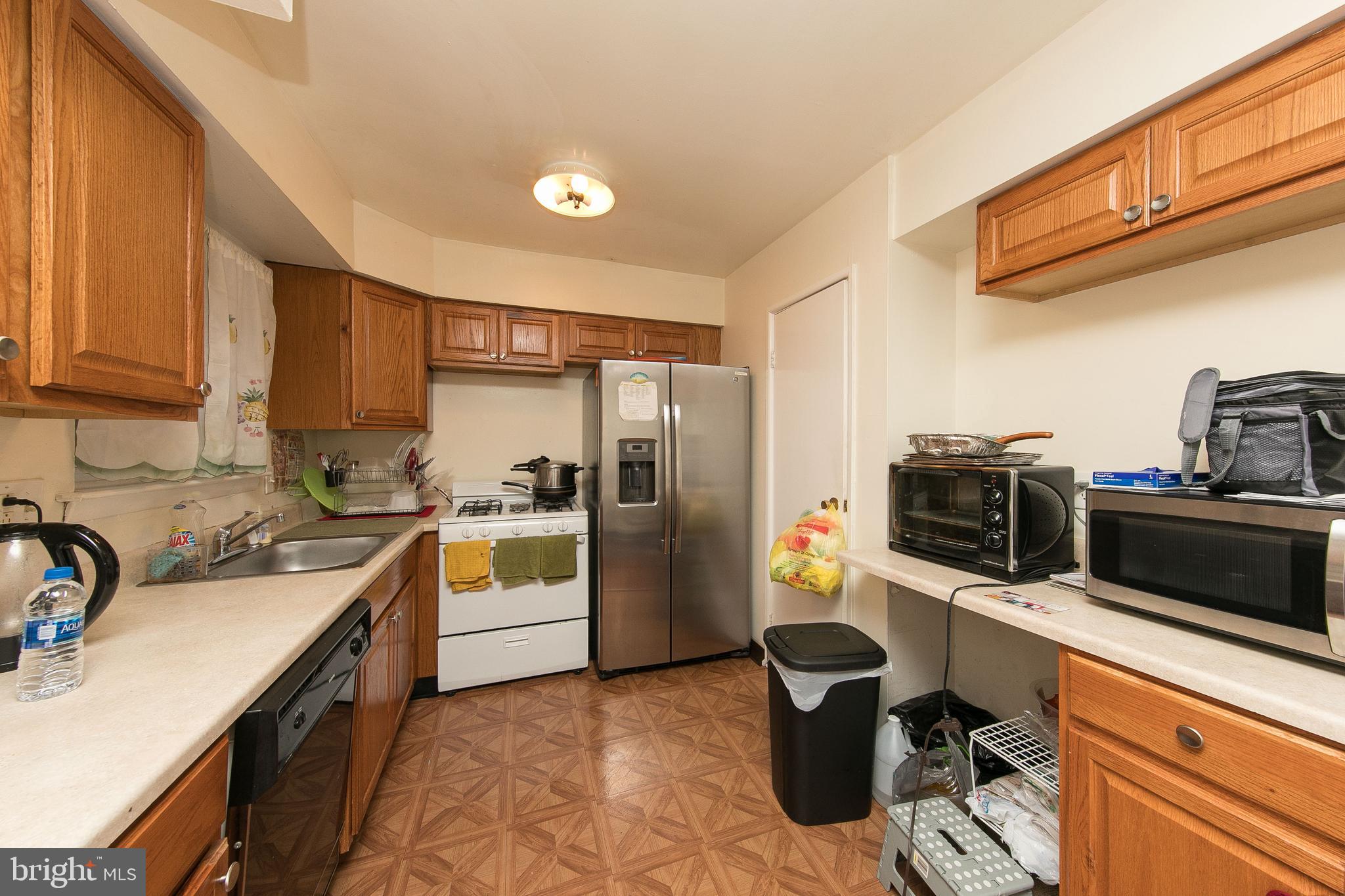 11944 Dumont Road Philadelphia, PA 19116 - Photo 17 of 22 Kitchen